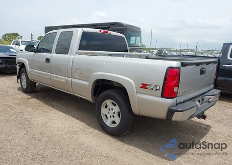 2005 Chevrolet Silverado 1500 Z71 z USA, uszkodzony, nr VIN 2GCEK19B651320610